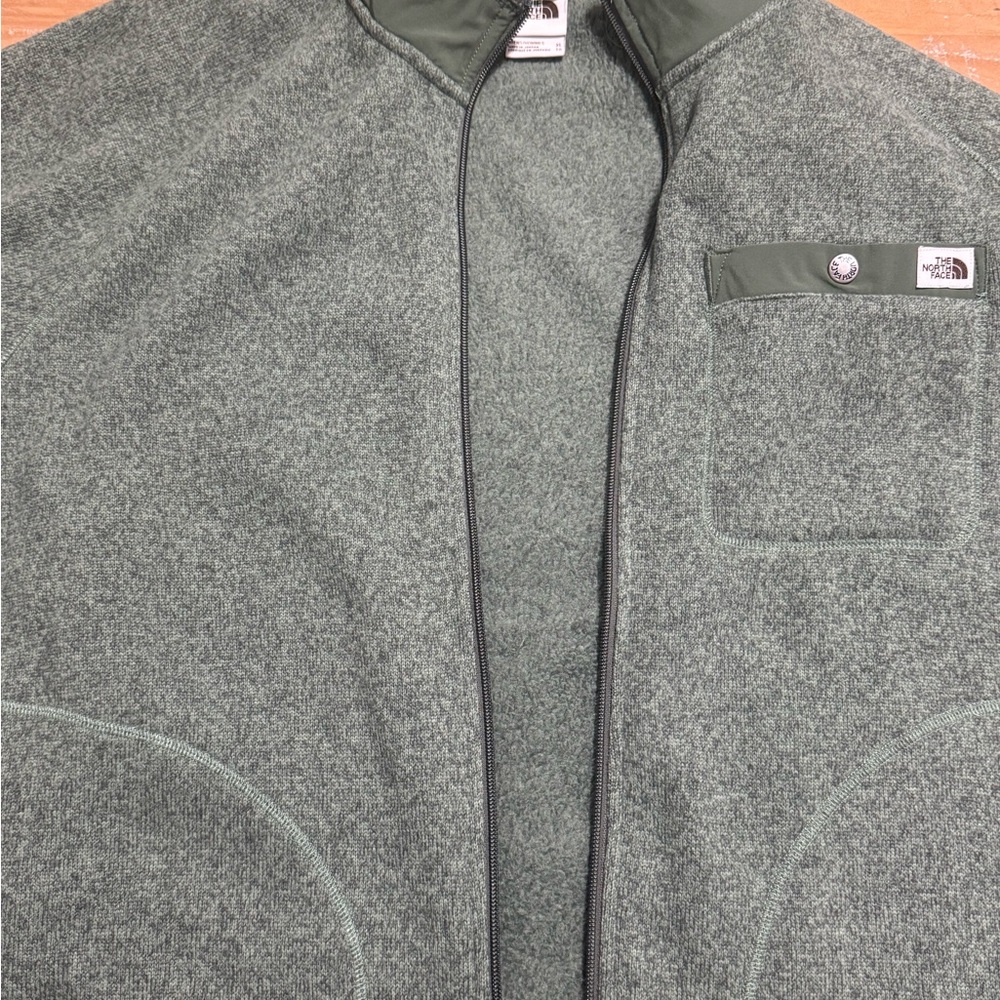 The North Face Men's Heathered Green Performance Jacket